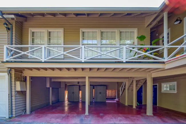 Bellevue Apartments photo 3