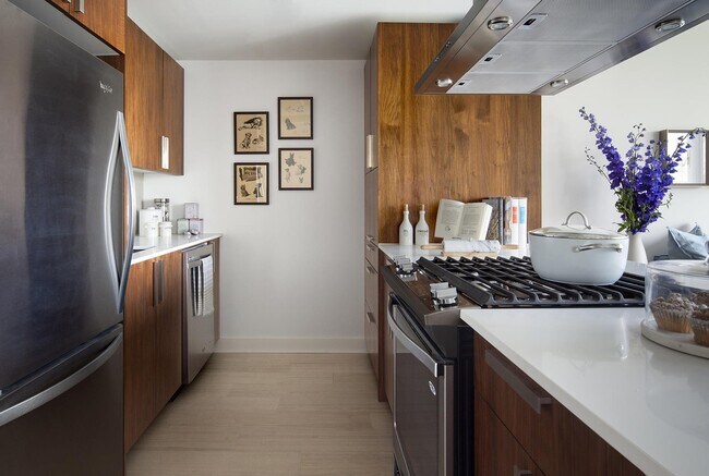 480 Main St New York, NY 10044 photo 2