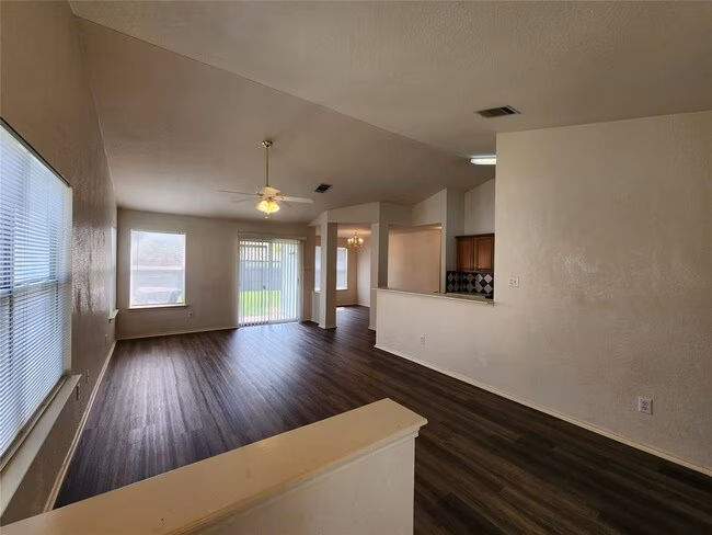 111 Prairie Springs Cove, Georgetown, TX 78626 photo 5