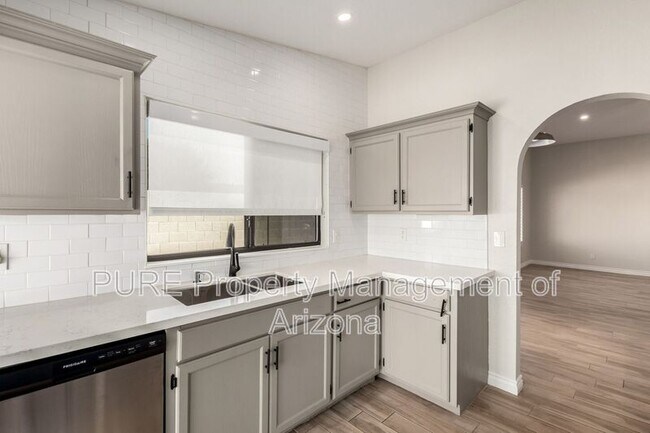 6884 E Kings Ave photo 5