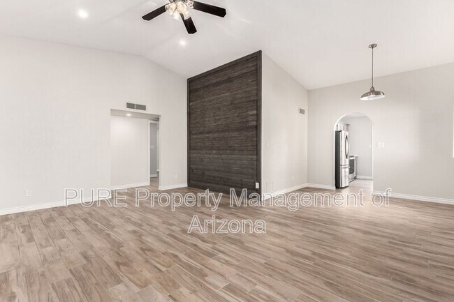 6884 E Kings Ave photo 3