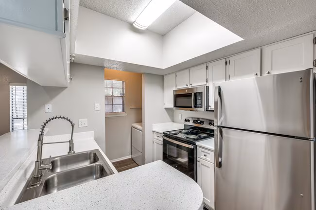 Foxborough Apartments photo 3