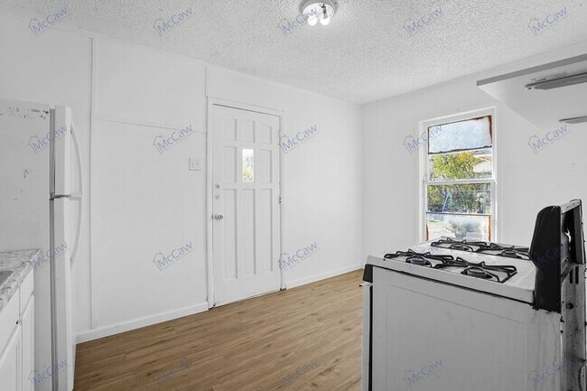 4912 Donnelly Avenue, Fort Worth, TX 76107 photo 4