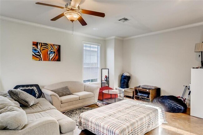 5208 Martin Ave Austin, TX 78751 photo 4