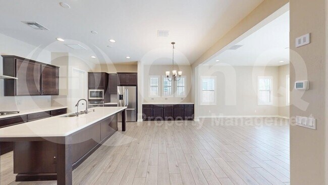 3507 E Robin Ln Phoenix, AZ 85050 photo 3