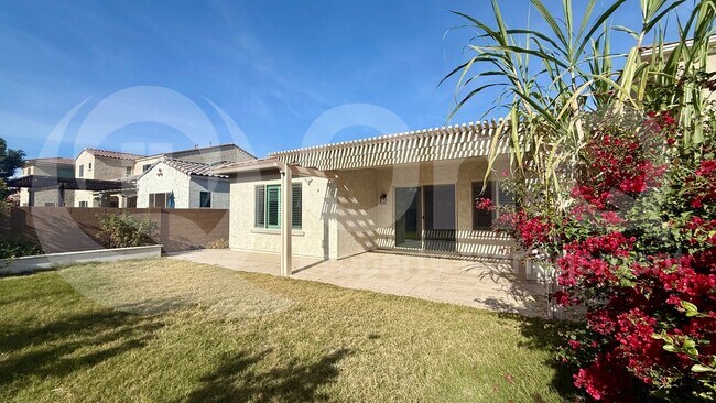3507 E Robin Ln Phoenix, AZ 85050 photo 2