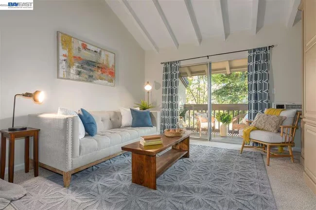 2734 Oak Rd Walnut Creek, CA 94597 photo 3