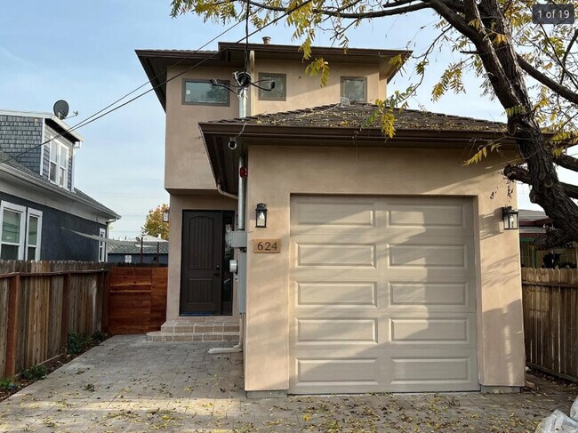 661 Hampshire Ave Redwood City, CA 94063 photo 2