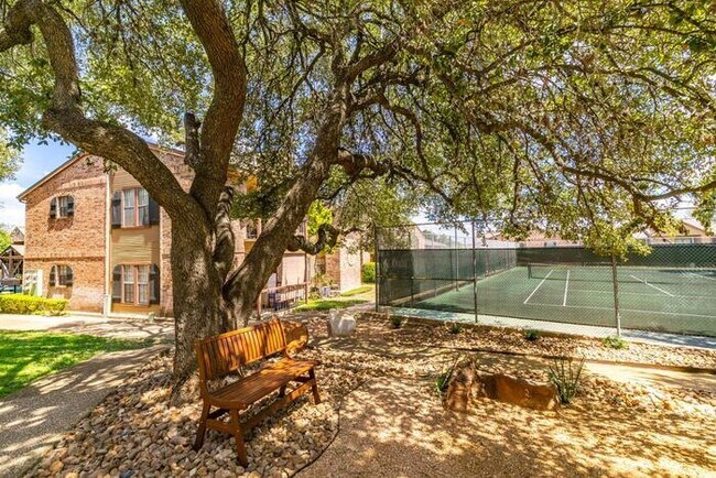 2650 Thousand Oaks Dr San Antonio, TX 78232 photo 3