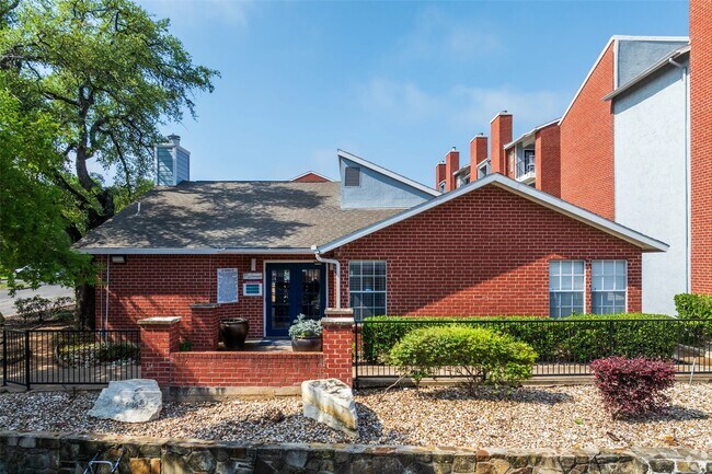 7610 Cameron Rd Austin, TX 78752 photo 4