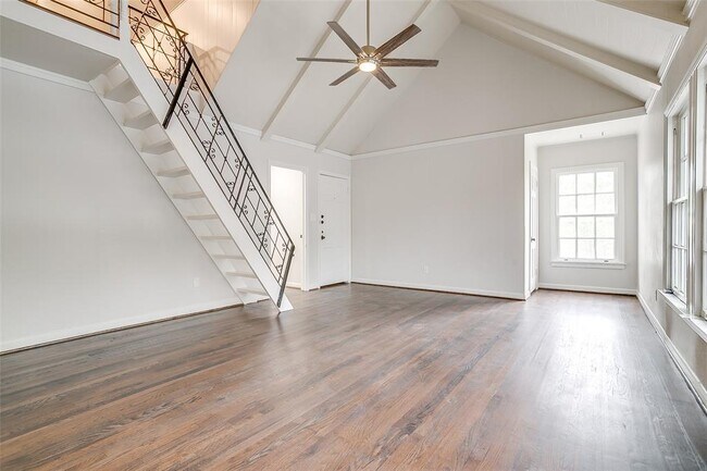 404 Monticello Drive, Fort Worth, TX 76107 photo 2