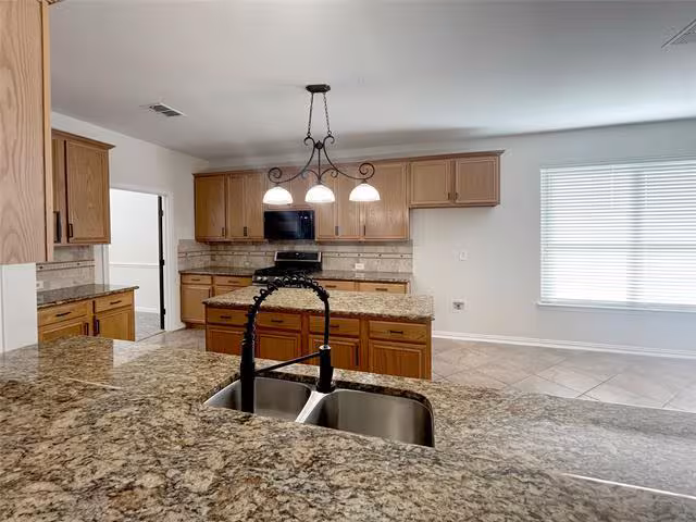 7850 Greenvalley Lane, Frisco, TX 75033 photo 3