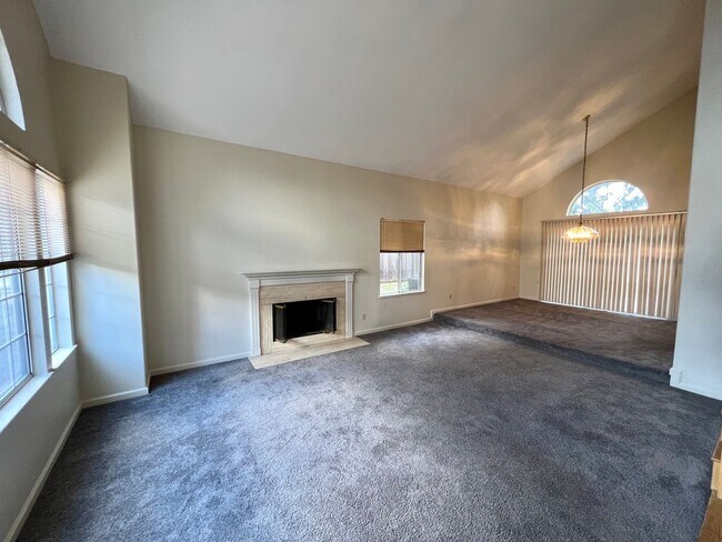 Huge 2 Story 5 Bedroom 3 Car Garage Home with Solar in Antioch photo 5