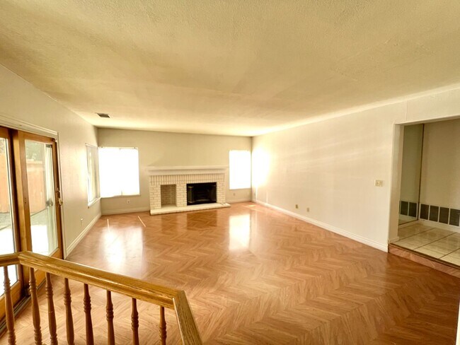 Huge 2 Story 5 Bedroom 3 Car Garage Home with Solar in Antioch photo 2