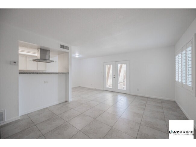 4615 E Jones Ave Phoenix, AZ 85040 photo 5