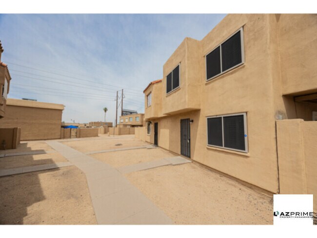 4615 E Jones Ave Phoenix, AZ 85040 photo 3