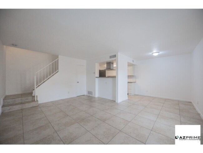 4615 E Jones Ave Phoenix, AZ 85040 photo 4