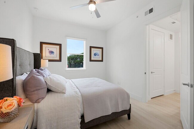 Lawndale photo 5