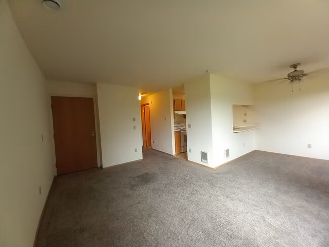 English Gardens Apartments photo 5
