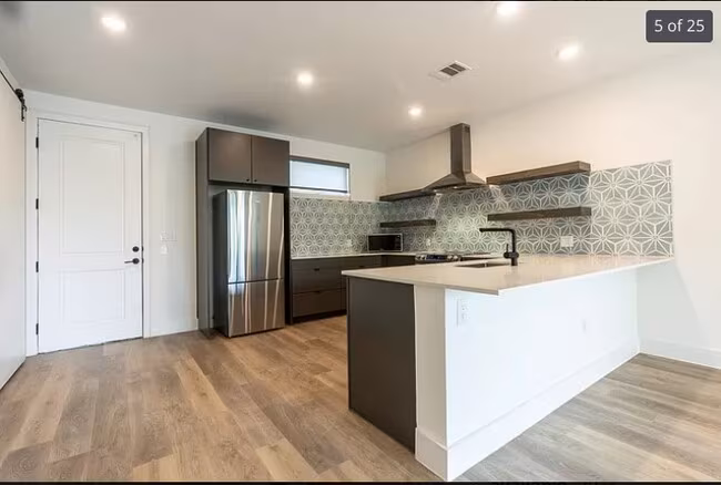 2709 E 5th St. Austin, TX 78702 photo 5
