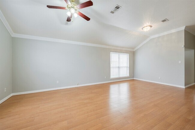 5900 Rising Meadow Dr Arlington, TX 76018 photo 4