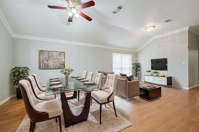 5900 Rising Meadow Dr Arlington, TX 76018 photo 5