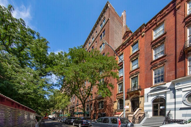 105 W 73rd St New York, NY 10023 photo 2