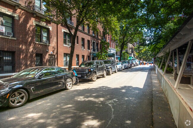 105 W 73rd St New York, NY 10023 photo 4