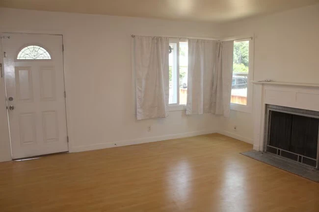 17 Lorraine Ave Pittsburg, CA 94565 photo 4