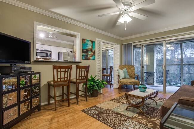 700 Kuhlman Road, Houston, TX 77024 photo 4