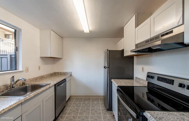 2410 Starlight Ln Antioch, CA 94509 photo 2