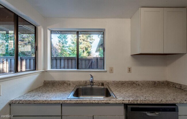 2410 Starlight Ln Antioch, CA 94509 photo 4