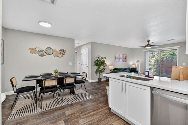 15164 N 140th Dr Surprise, AZ 85379 photo 2