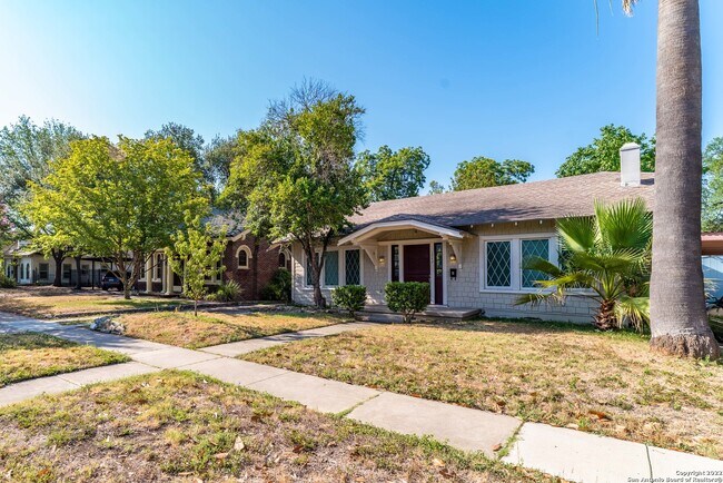 1542 W Magnolia Ave San Antonio, TX 78201 photo 3