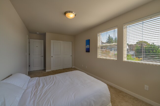 2403 Boylston Ave photo 5