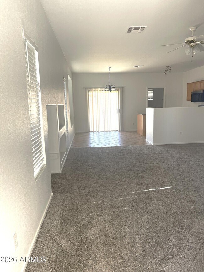 30332 N Desert Willow Blvd San Tan Valley, AZ 85143 photo 3