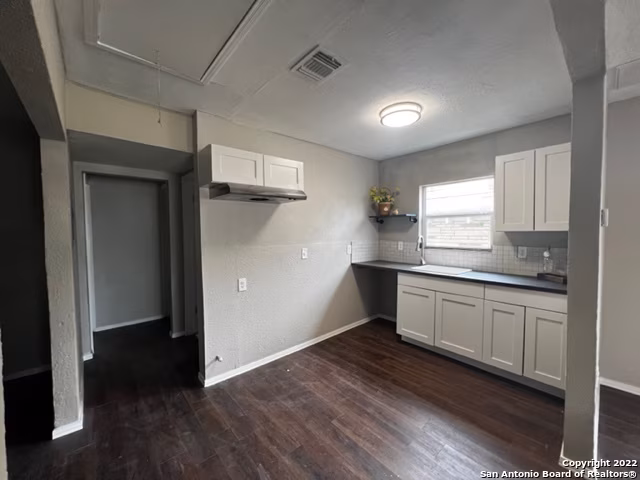 111 Los Arboles San Antonio, TX 78214 photo 4