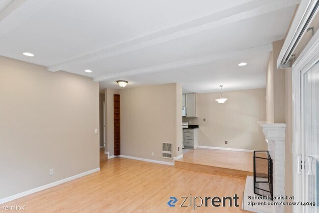 99 E Middlefield Rd Mountain View, CA 94043 photo 4