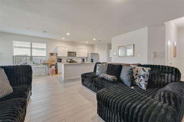 4532 Fringetree Wy Crowley, TX 76036 photo 3