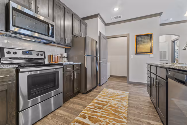 Reata West Apartments photo 2