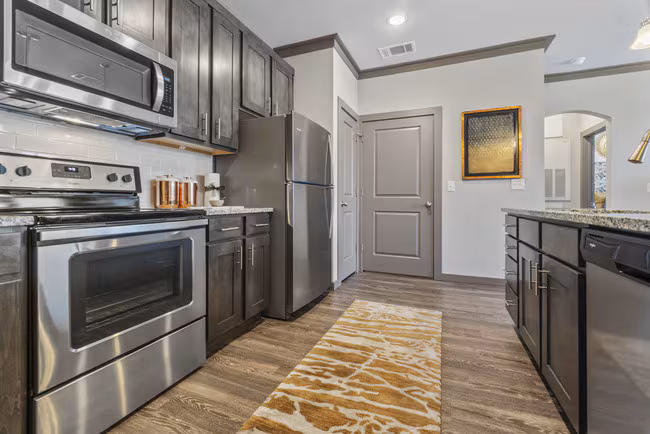 Reata West Apartments photo 4