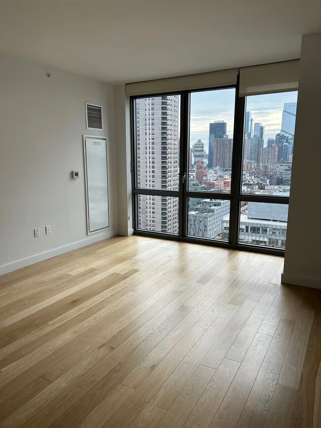366 W 46th St New York, NY 10036 photo 5