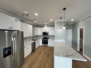2410 Albatross Street, San Diego, CA 92101 photo 3