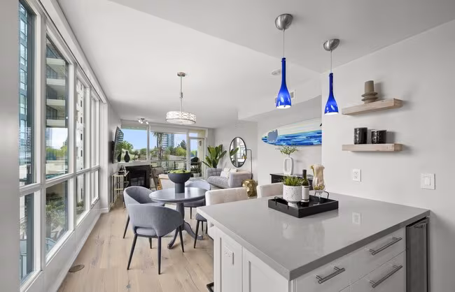 555 Front St San Diego, CA 92101 photo 3