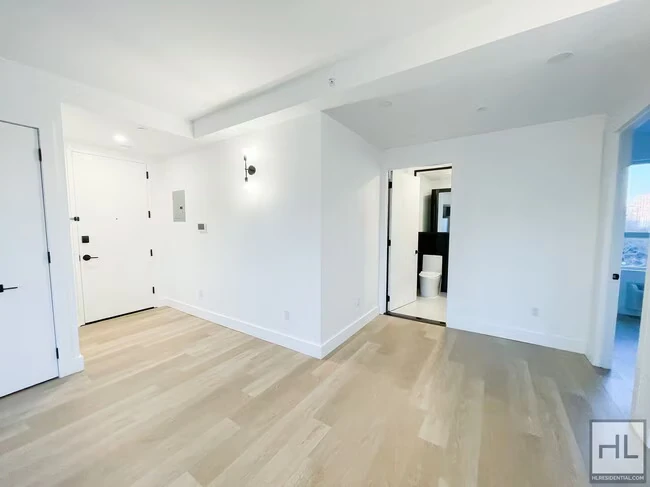 President Street / Sunlit Crown Heights 2-Bed 1-Bath photo 4