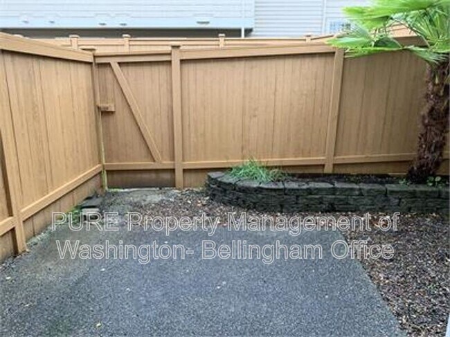 1430 W Casino Rd Everett, WA 98204 photo 5