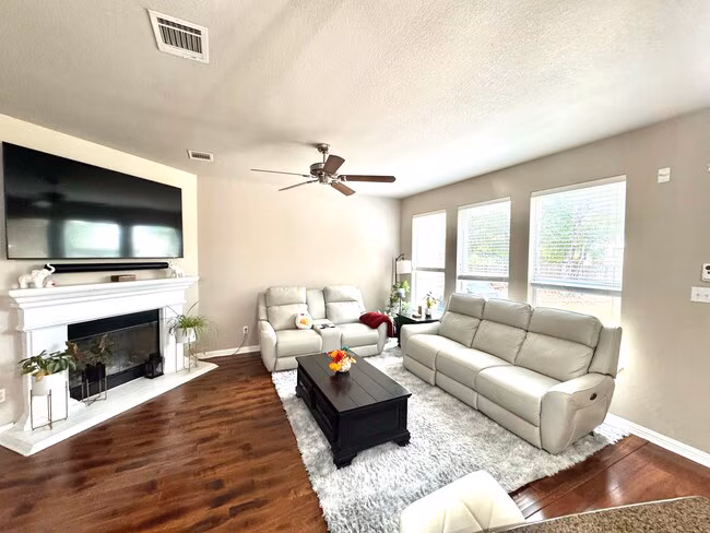 609 Arrowhead Trl Cedar Park, TX 78613 photo 2