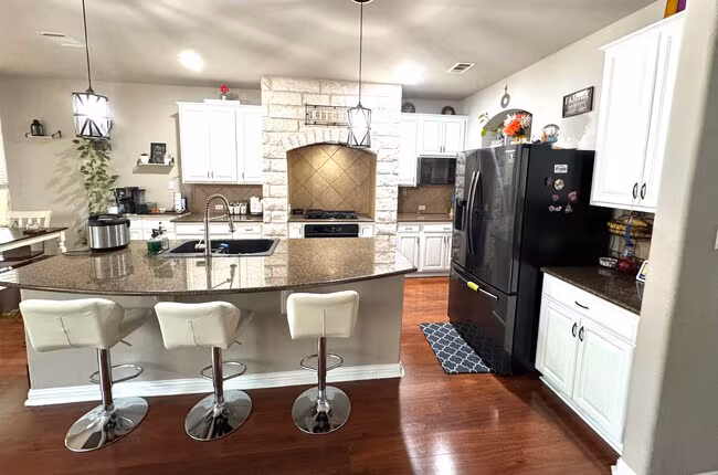 609 Arrowhead Trl Cedar Park, TX 78613 photo 4