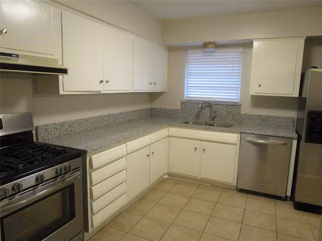 7128 Clemson Drive, Dallas, TX 75214 photo 5