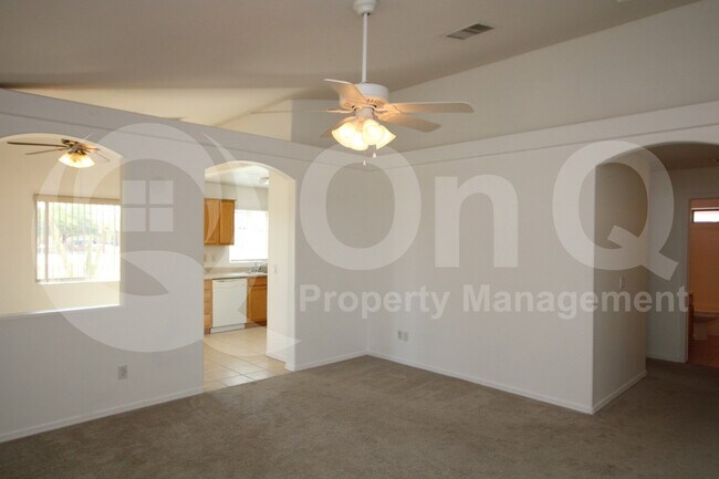 9471 West Troy Drive, Arizona City, AZ 85123 photo 4